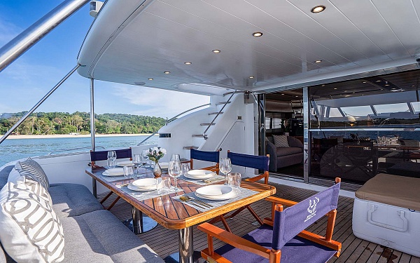 Аренда моторной яхты Princess 65 Oceana на Пхукете